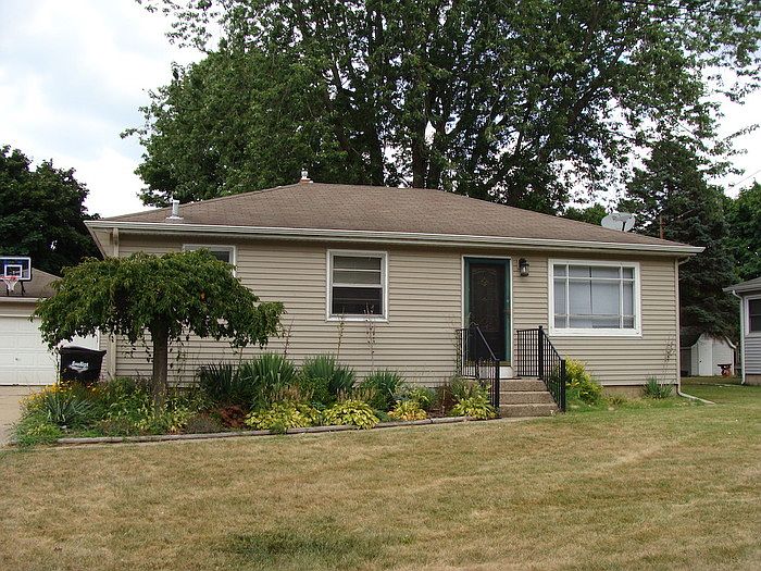 1st image of 3287 34th St SW