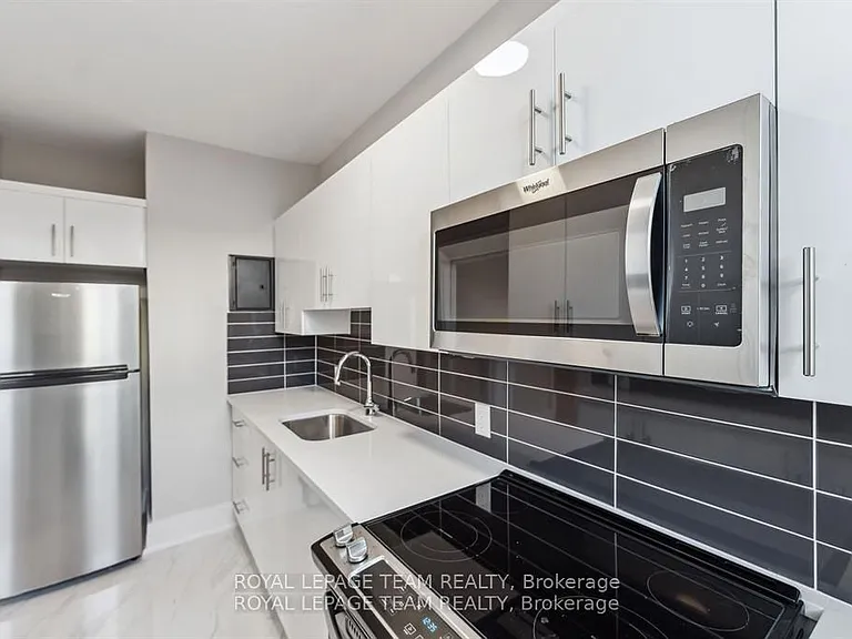 407 Elgin St #30 — Photo 14