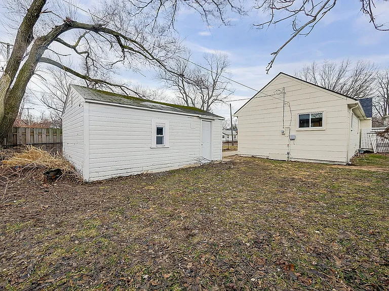23352 Powell Ave — Photo 23