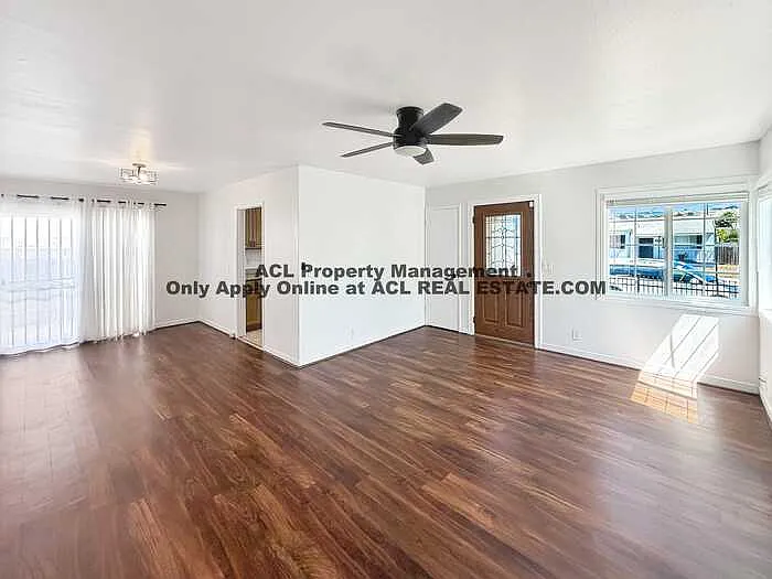 3 bed, 1.0 bath, 1042 sqft, $3,195 — Photo 4