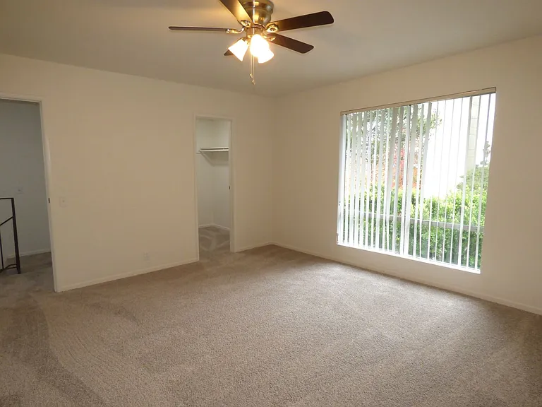 5065 Thorne Dr — Photo 9
