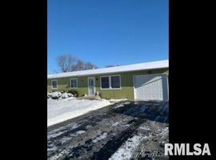 111 E 4th St, Coal Valley, IL