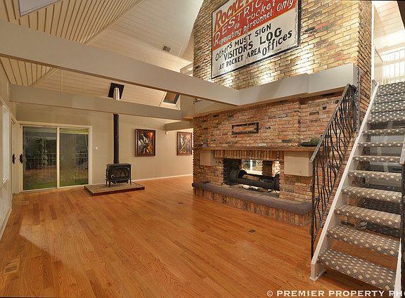 4th image of 20823 Briarwood Ln