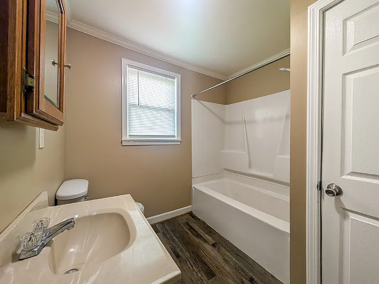 148 S Hunt St — Photo 11