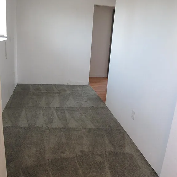 1122 E Water St — Photo 12