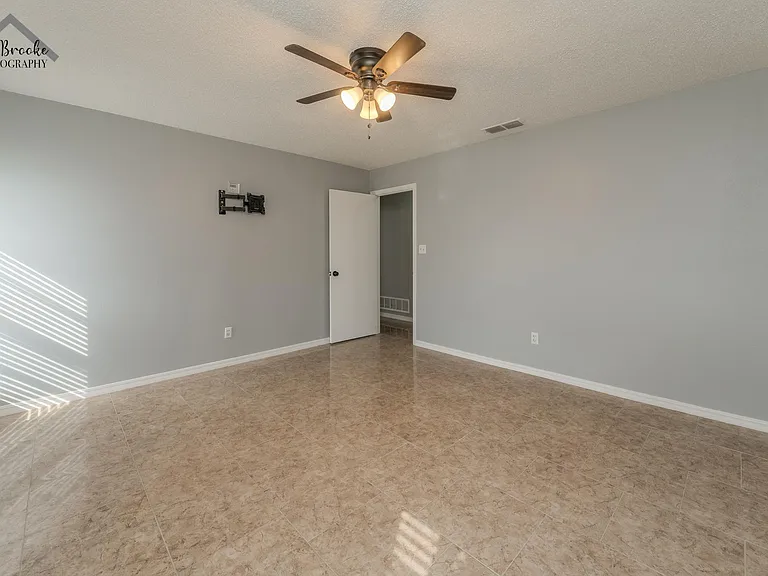 4611 Misty Valley E — Photo 26