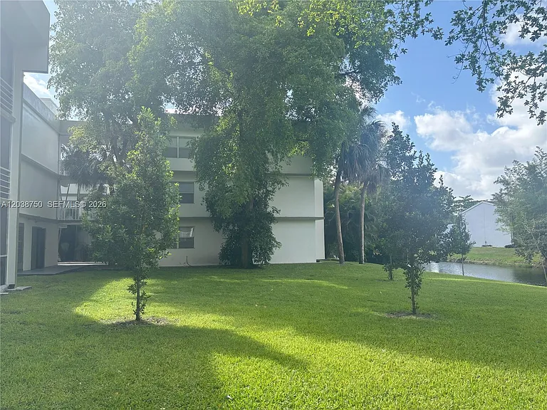 4235 N University Dr #202 — Photo 44