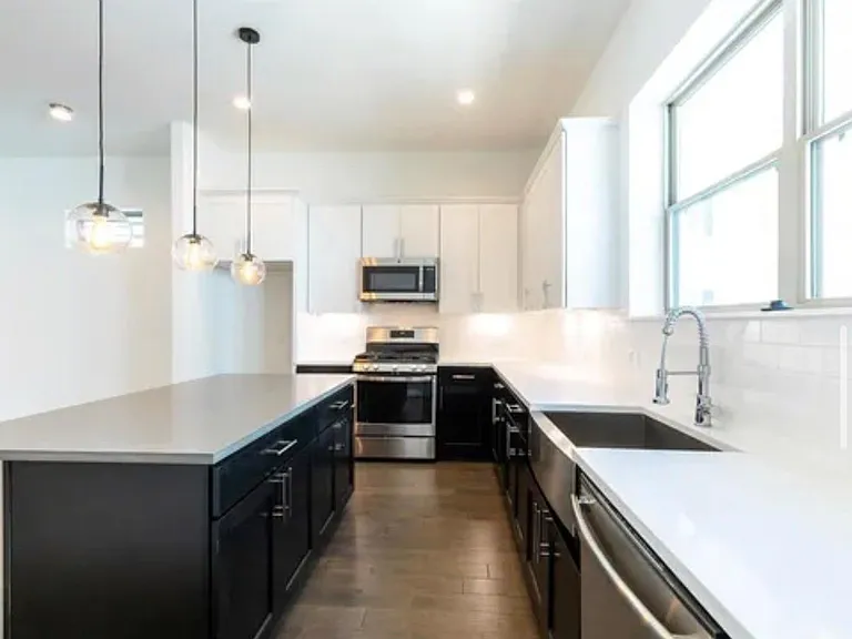 2208 McGowen St — Photo 14