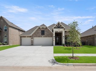 665 Red Maple Rd, Waxahachie, TX 75165
