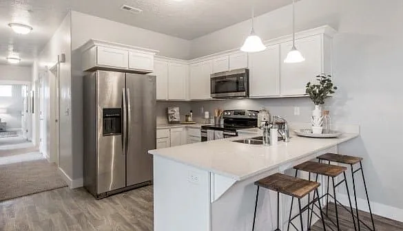 3 bed, 1265 sqft, $575 — Photo 2