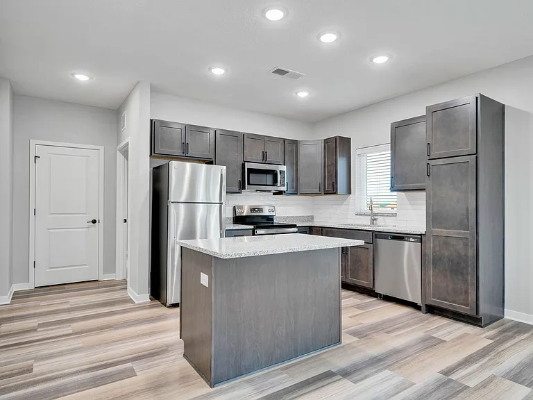 Bluestem Apartments — Photo 10