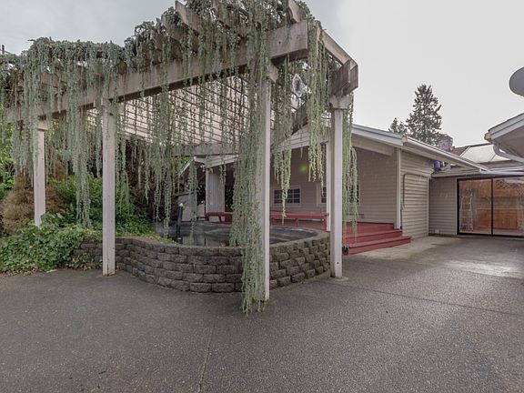 4th image of 5117 115th St SW