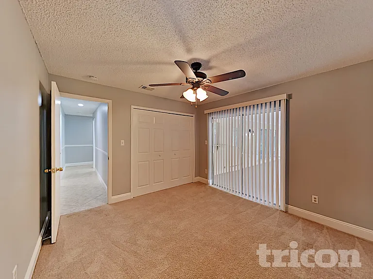 1548 Silver Fox Cir — Photo 16
