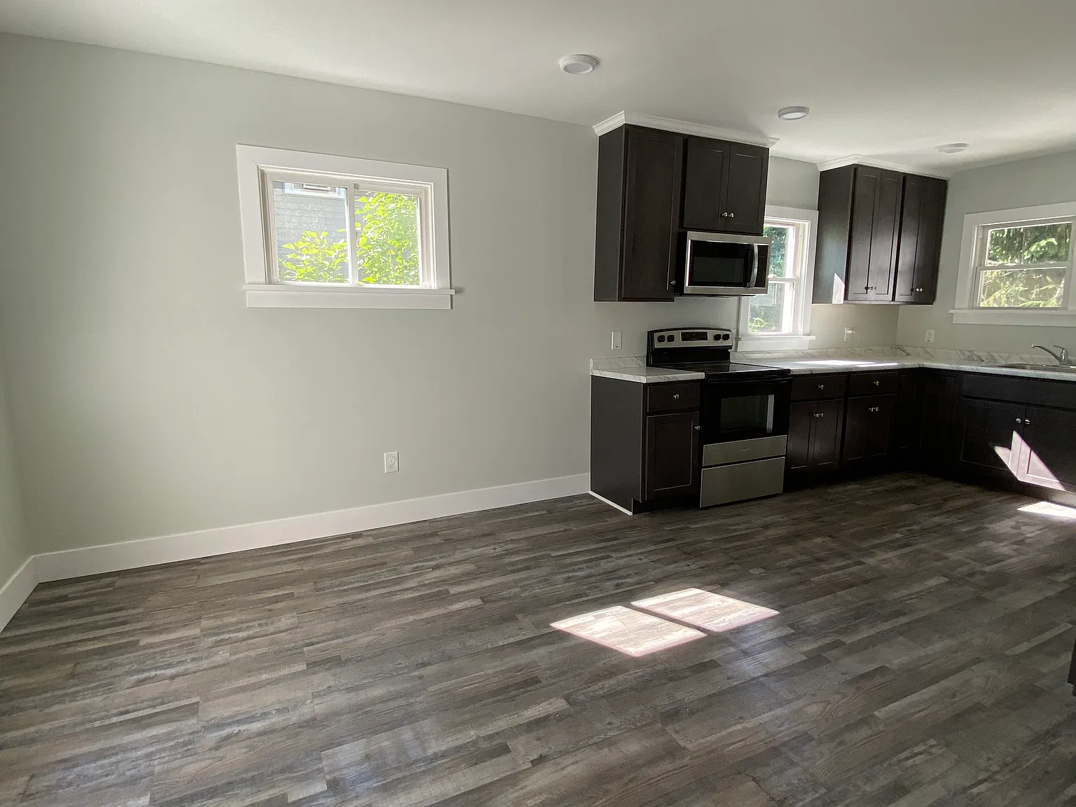 3 bed, 1646 sqft, $1,800 — Photo 2