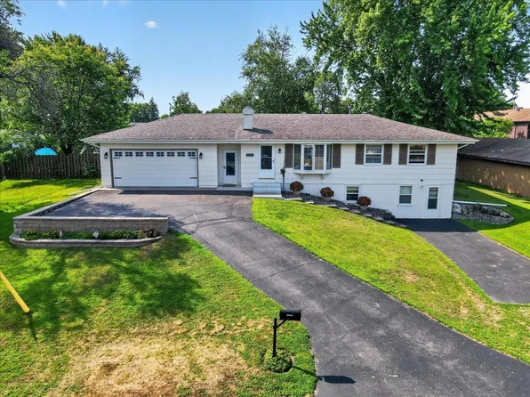 10707 Chowen Cir, Bloomington, MN 55431