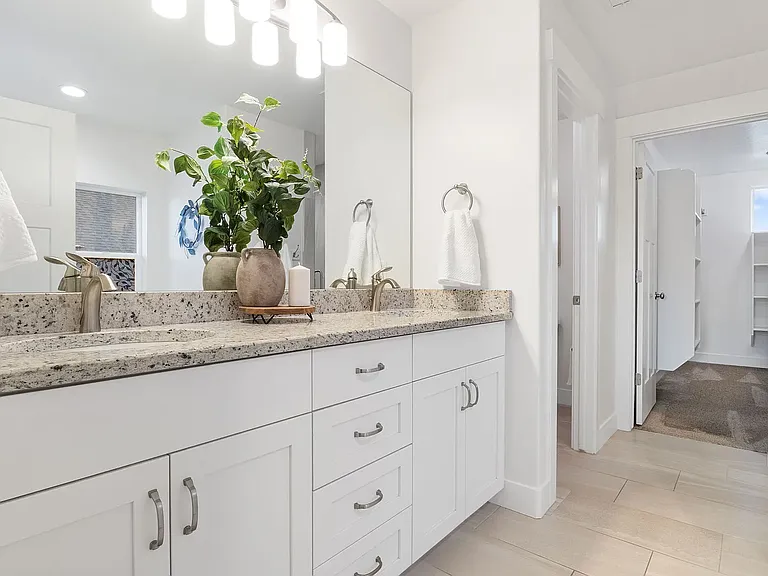 1826 W River Birch Rd — Photo 16