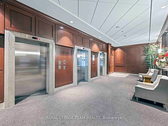 3rd image of 234 Rideau St #401