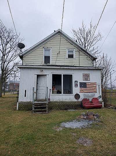 2nd image of 1321 E Wayne St