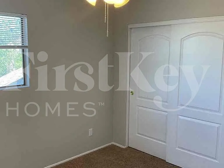 19806 N 47th Ave — Photo 11