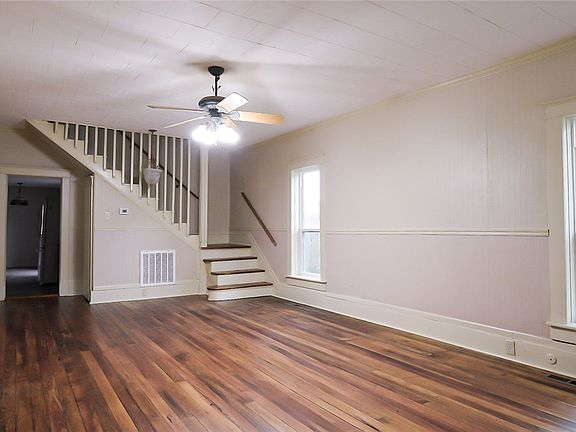 4th image of 610 N Robinson St