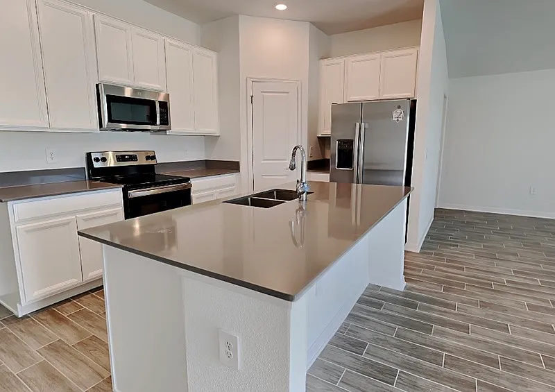 3 bed, 2.0 bath, 1555 sqft, $1,800 — Photo 3