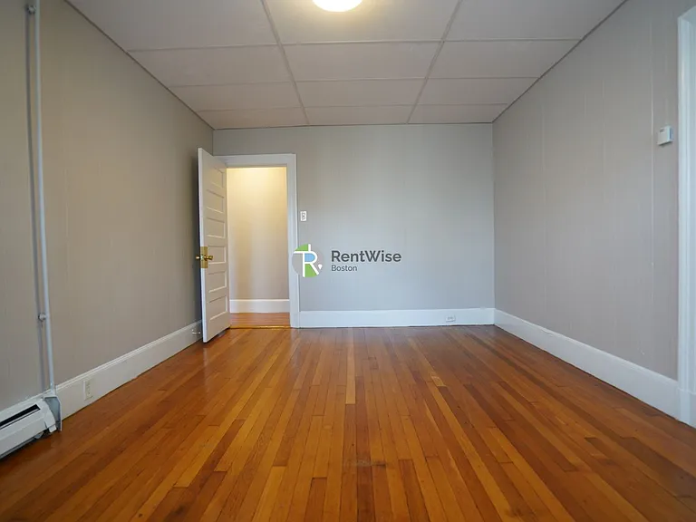 4 Ashford St #A — Photo 11
