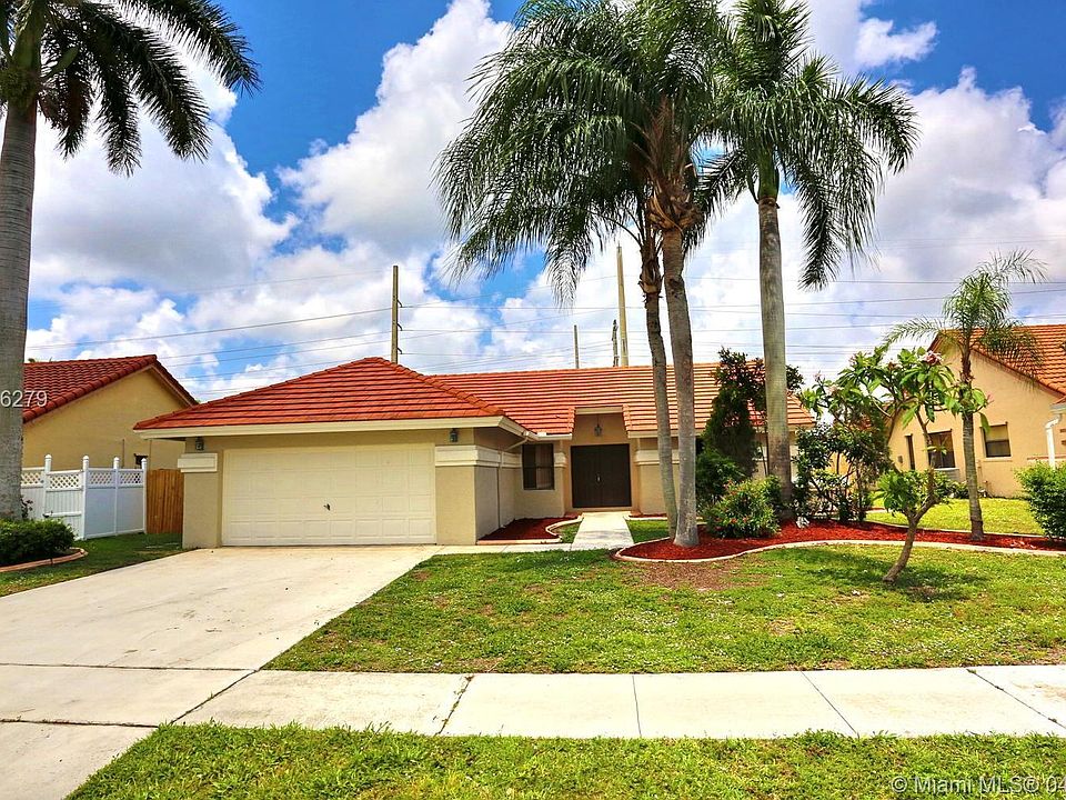 1st image of 9312 Sun Pointe Dr