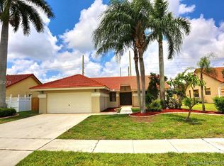 9312 Sun Pointe Dr, Boynton Beach, FL 33437