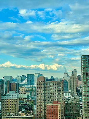 Rented by Greystar | media 16