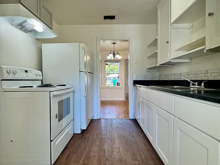 5513 Thomas Ln — Photo 17