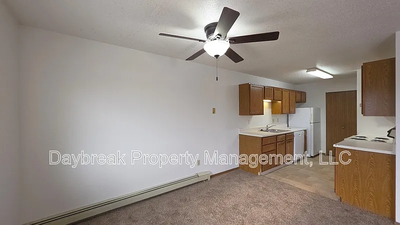 2 bed, 1.0 bath, $875 — Photo 4