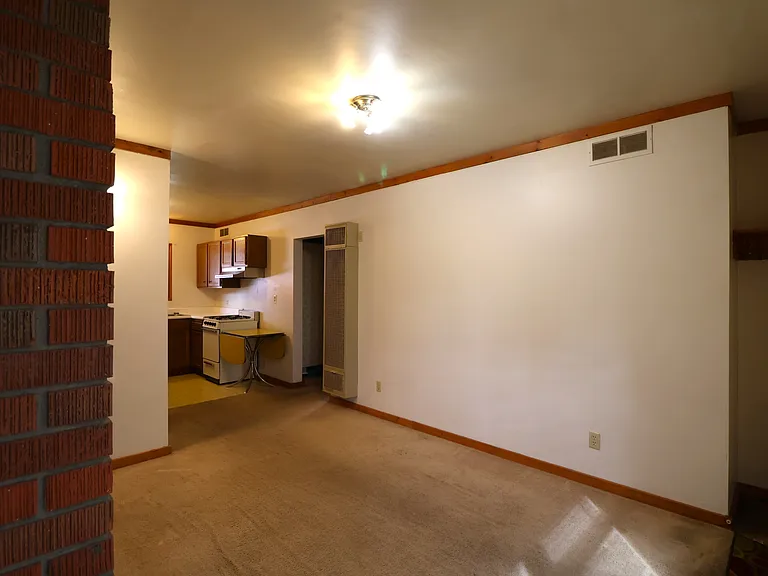 1601 W College St #2 — Photo 6