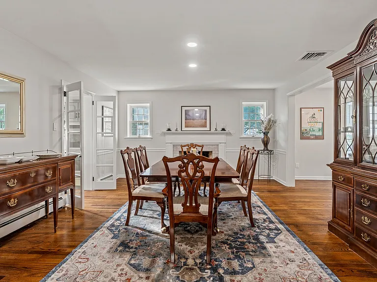 341 Crum Creek Ln — Photo 31