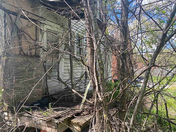 15500 Freeland