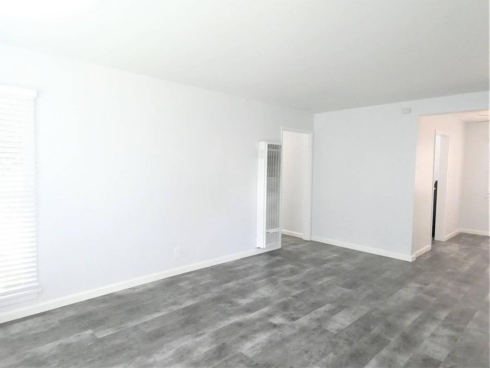 1st image of 4315 Elm Ave APT 1
