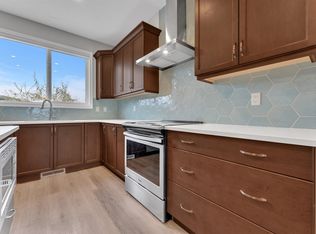 176 Charlesworth Dr SW, Edmonton, AB T6X 2W5