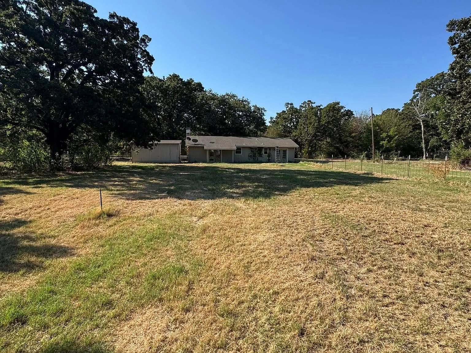 2 bed, 1500 sqft, $1,300 — Photo 2