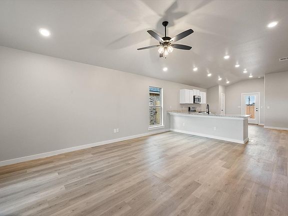 3rd image of 13506 Avenue X