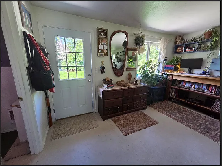 4133 Rodstol Ln SE — Photo 3