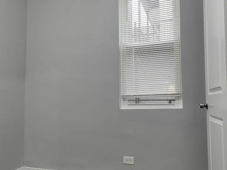 4800 S Winchester Ave — Photo 6