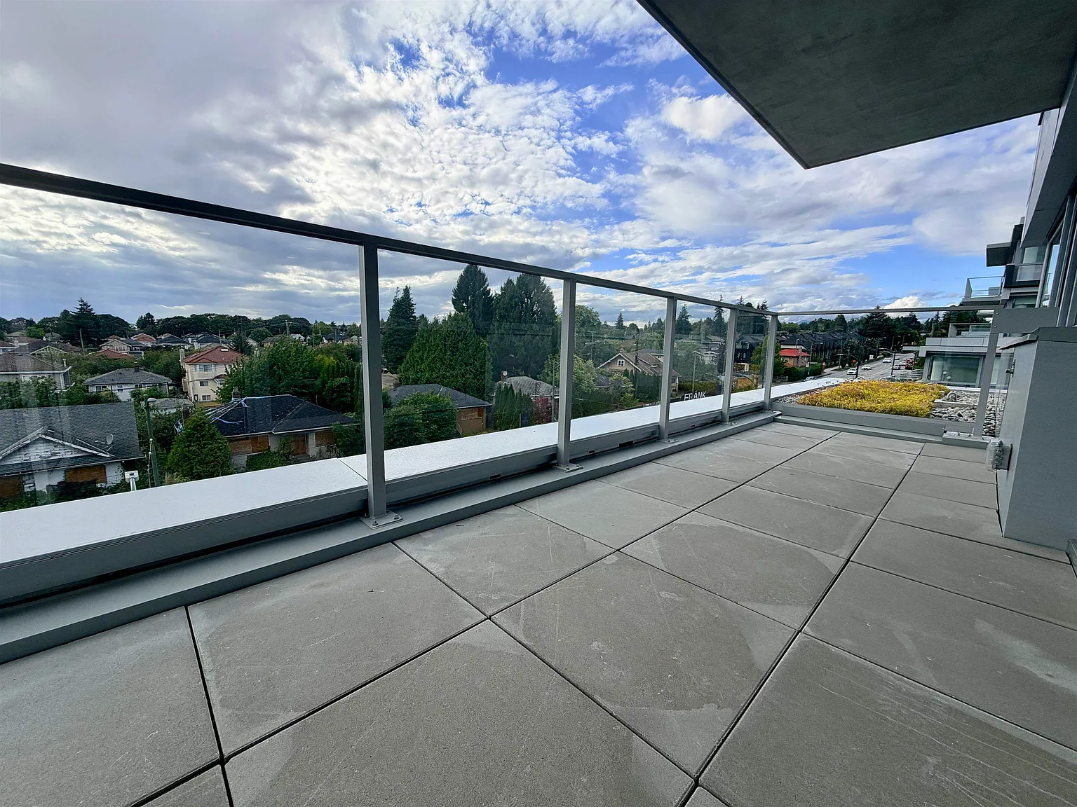 2 bed, 950 sqft, $3,400 — Photo 2