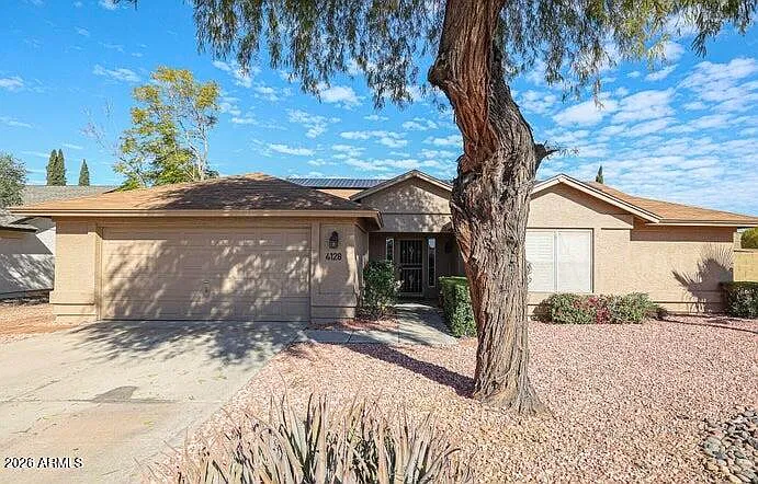4128 E Topeka Dr