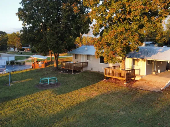 26314 County Road 322, Pittsburg, MO 65724