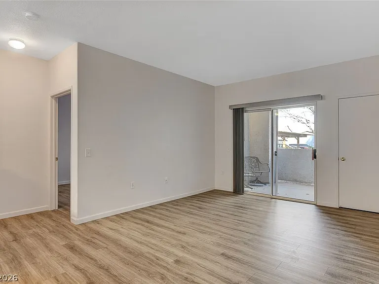 2615 W Gary Ave #1033 — Photo 4