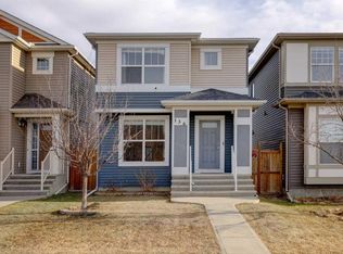 136 E Evansborough Way NW, Calgary, AB T3P0M5