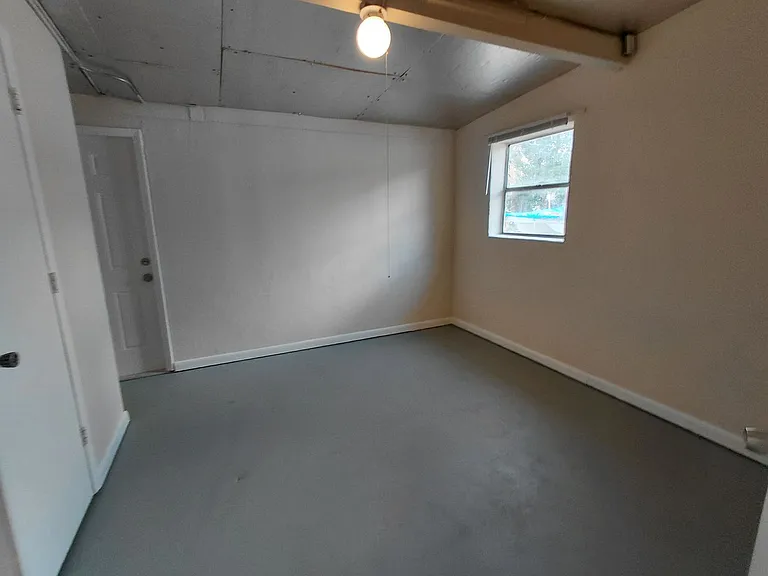 2170-2172 Davis Court — Photo 9