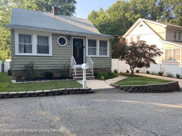 8 Dole St, Staten Island, NY 10312