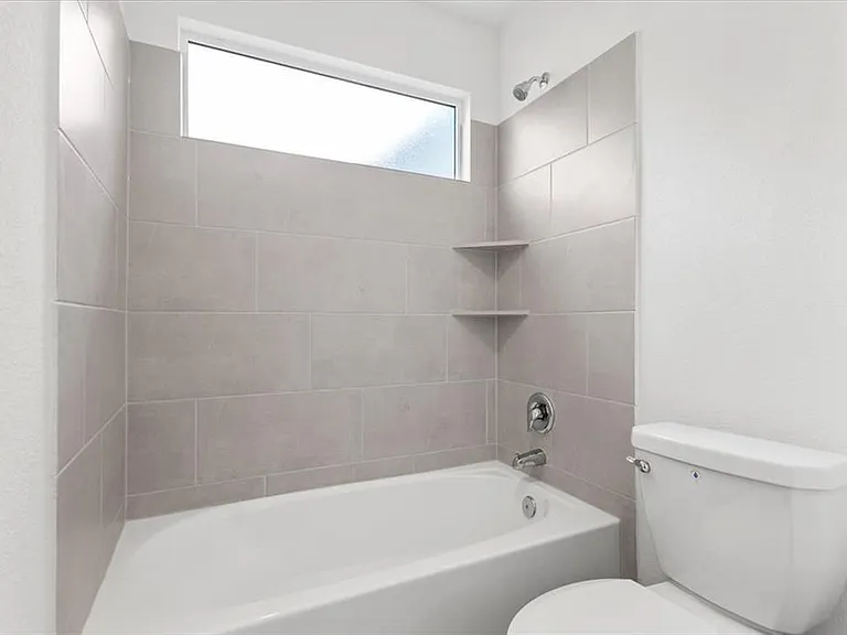 104 Donnington Dr — Photo 19