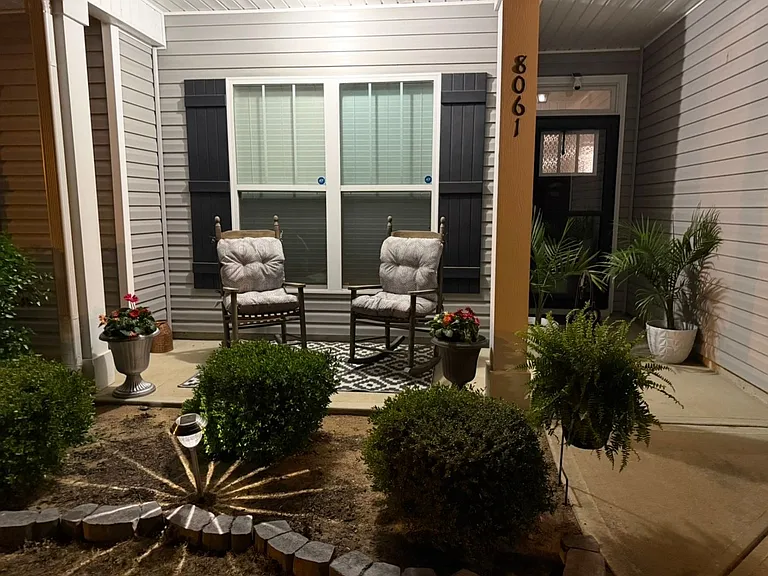 8061 Cozy Knl — Photo 3