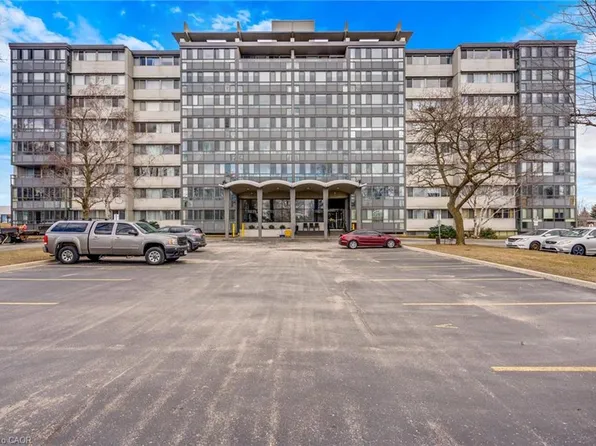 24 Midland Dr #708, Kitchener, ON N2A 2A8